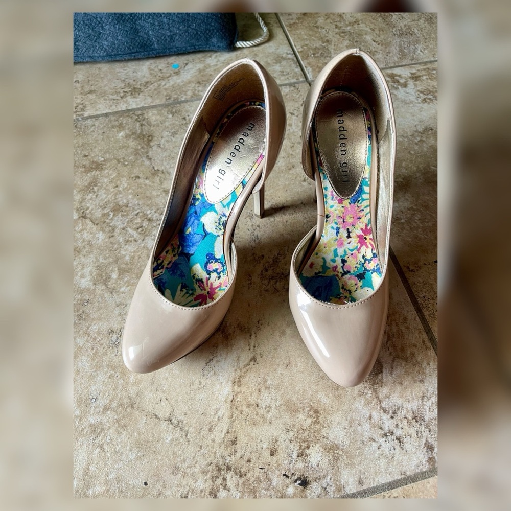 Madden girl nude platform pumps
